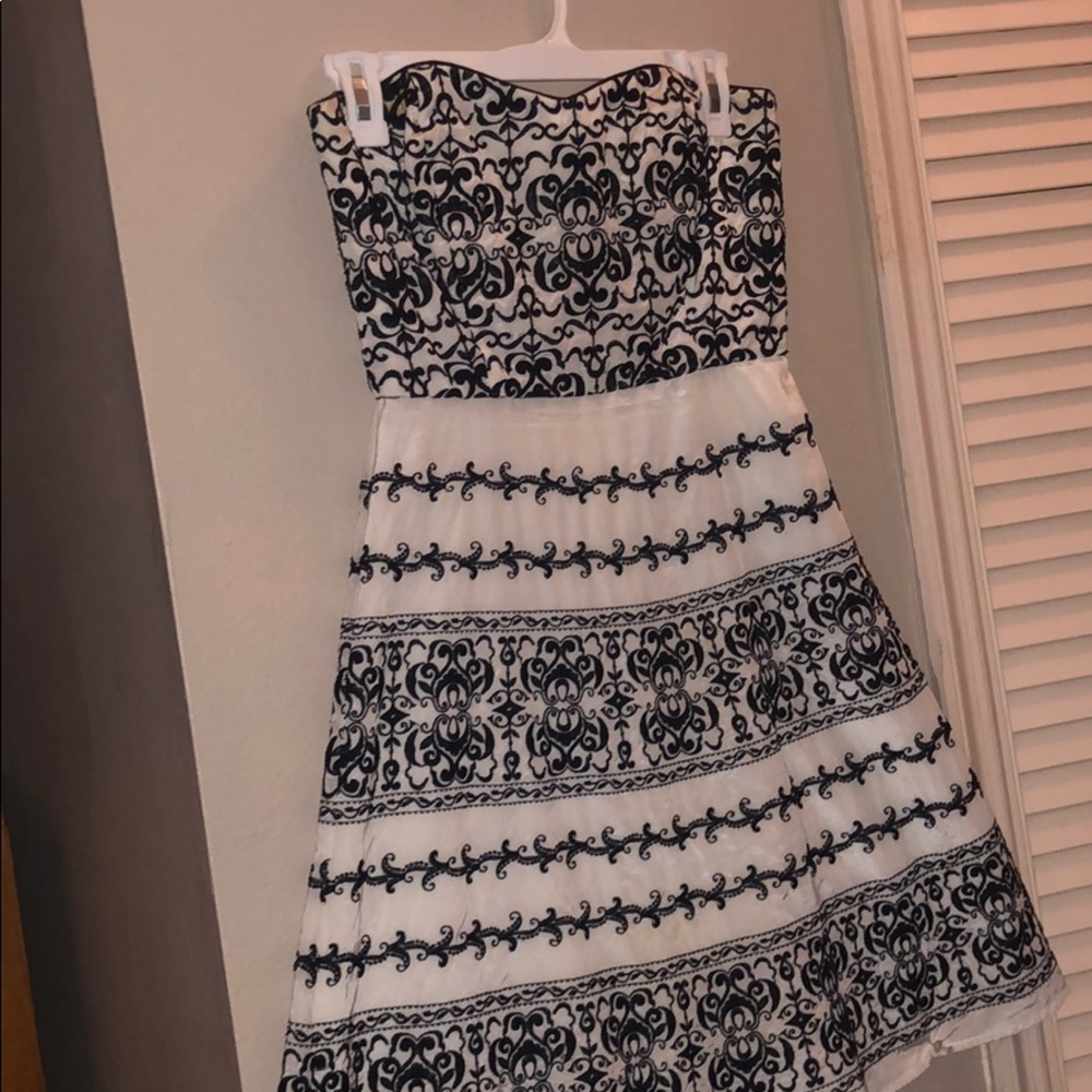 Black and white strapless dress